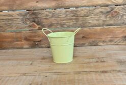 VASO METALLO CON MANICI GIALLO DIAM.11CM H.10CM